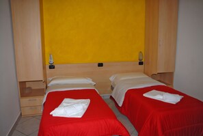 Kamar Double atau Twin | 10 kamar tidur, seprai premium, dan didekorasi berbeda-beda