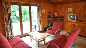 Bungalow, 3 Bedrooms, Terrace | Living room | TV, DVD player