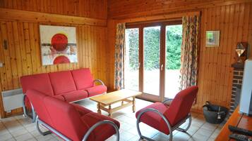 Bungalow, 3 Bedrooms, Terrace | Living room | TV, DVD player