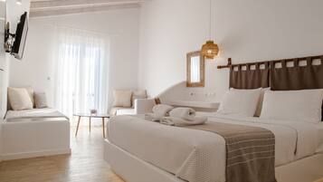 Superior-Studiosuite, Meerblick | Pillowtop-Betten, Zimmersafe, individuell dekoriert