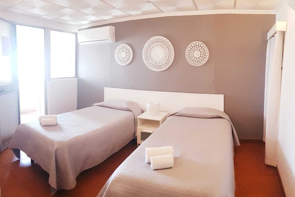 Standard Twin Room, Private Bathroom | Individually decorated, free WiFi, bed sheets