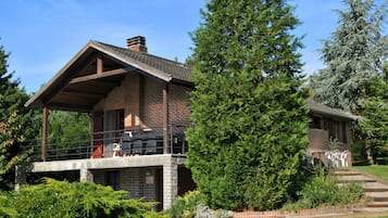 Bungalow, 2 Bedrooms, Garden Area | 2 bedrooms, cribs/infant beds, free WiFi