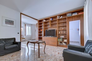 Apartment, 2 Schlafzimmer | Wohnbereich