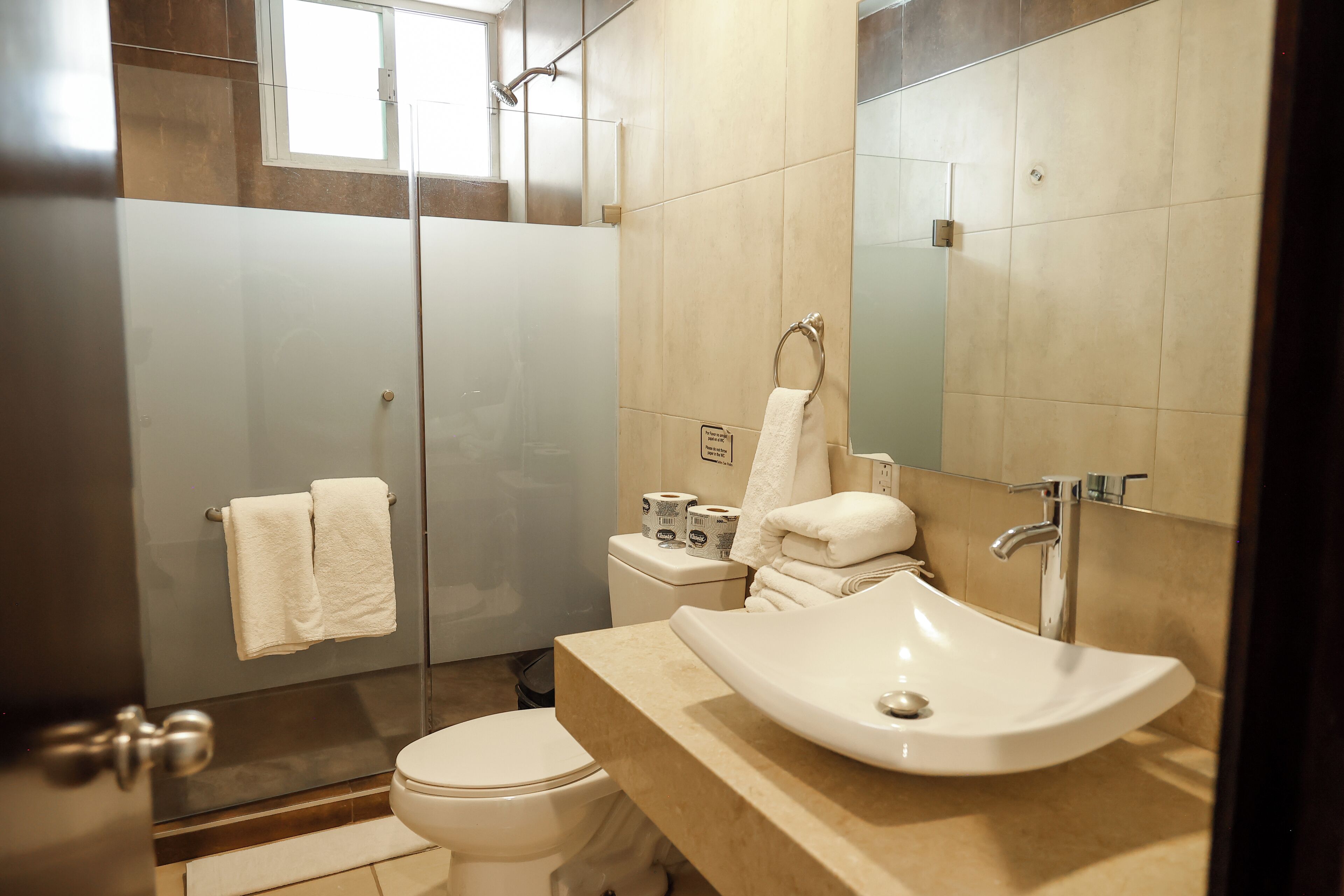 basic suite, 2 bedrooms | bathroom | shower, rainfall showerhead, free toiletries, hair dryer