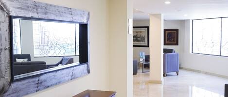 المنشأة من الداخل