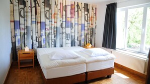 Bungalow, 3 Bedrooms | 3 bedrooms, cots/infant beds, free WiFi - La Bibiotheque (Somme-Leuze)