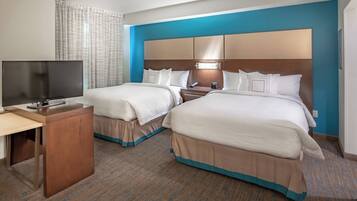 Caja de seguridad en la habitación y escritorio