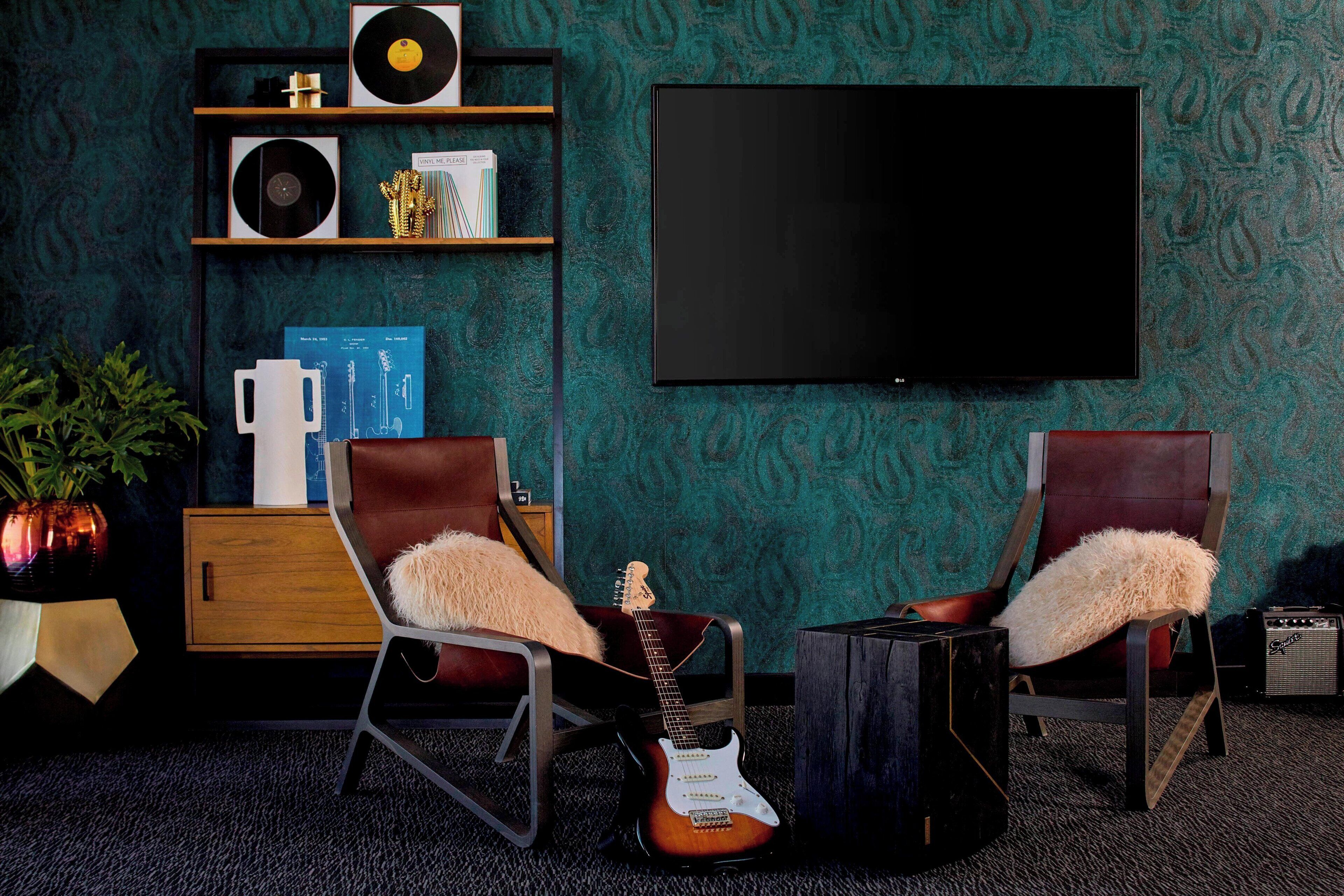 desk, blackout curtains, soundproofing, free wifi