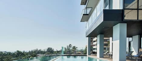 Innenpool, Außenpool