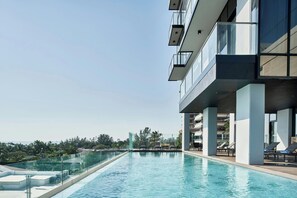 屋内プール、屋外プール