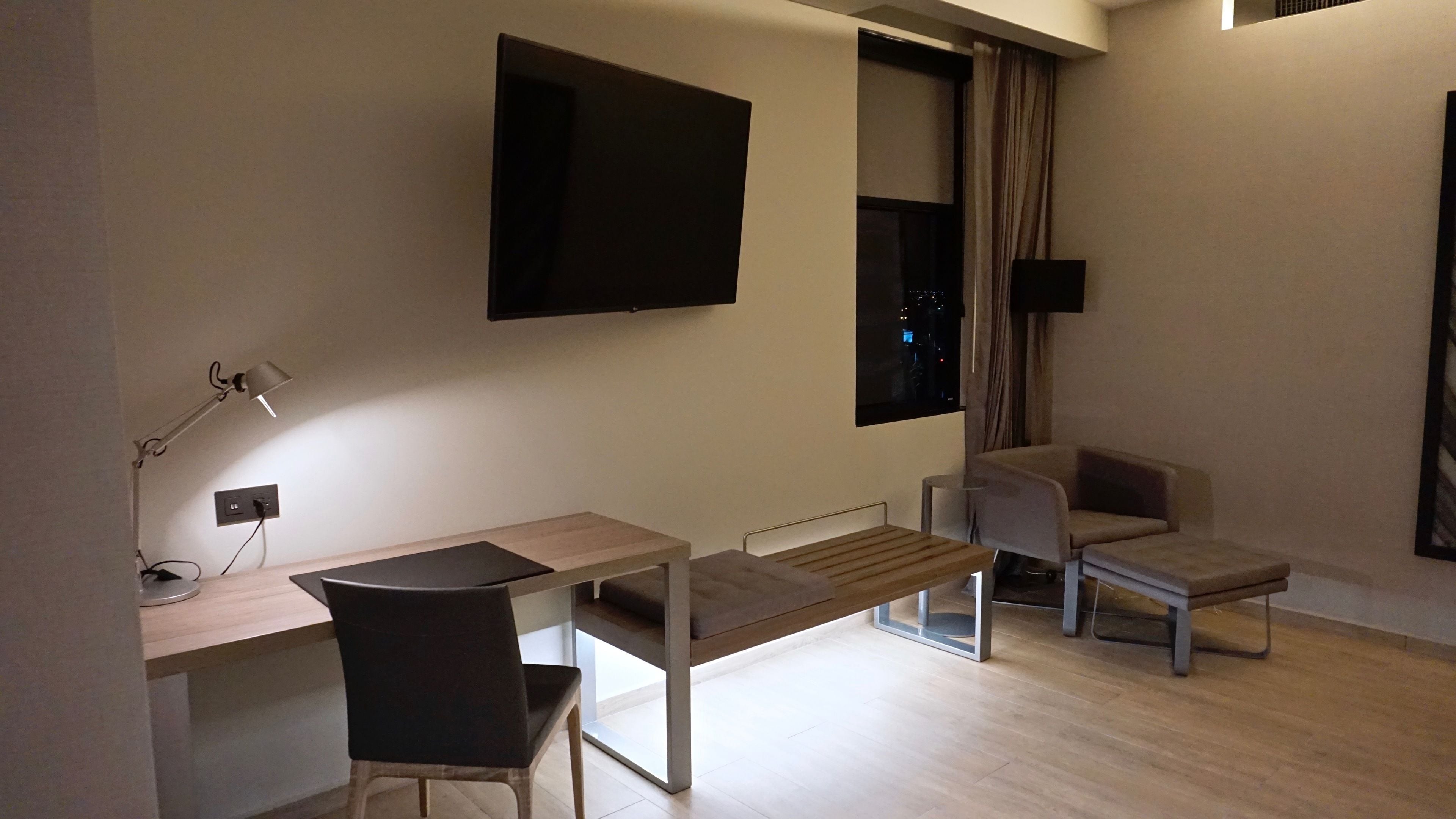 1 bedroom, premium bedding, minibar, in-room safe