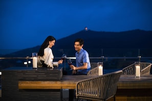 3 restaurants, breakfast, lunch, dinner served; Chinese cuisine