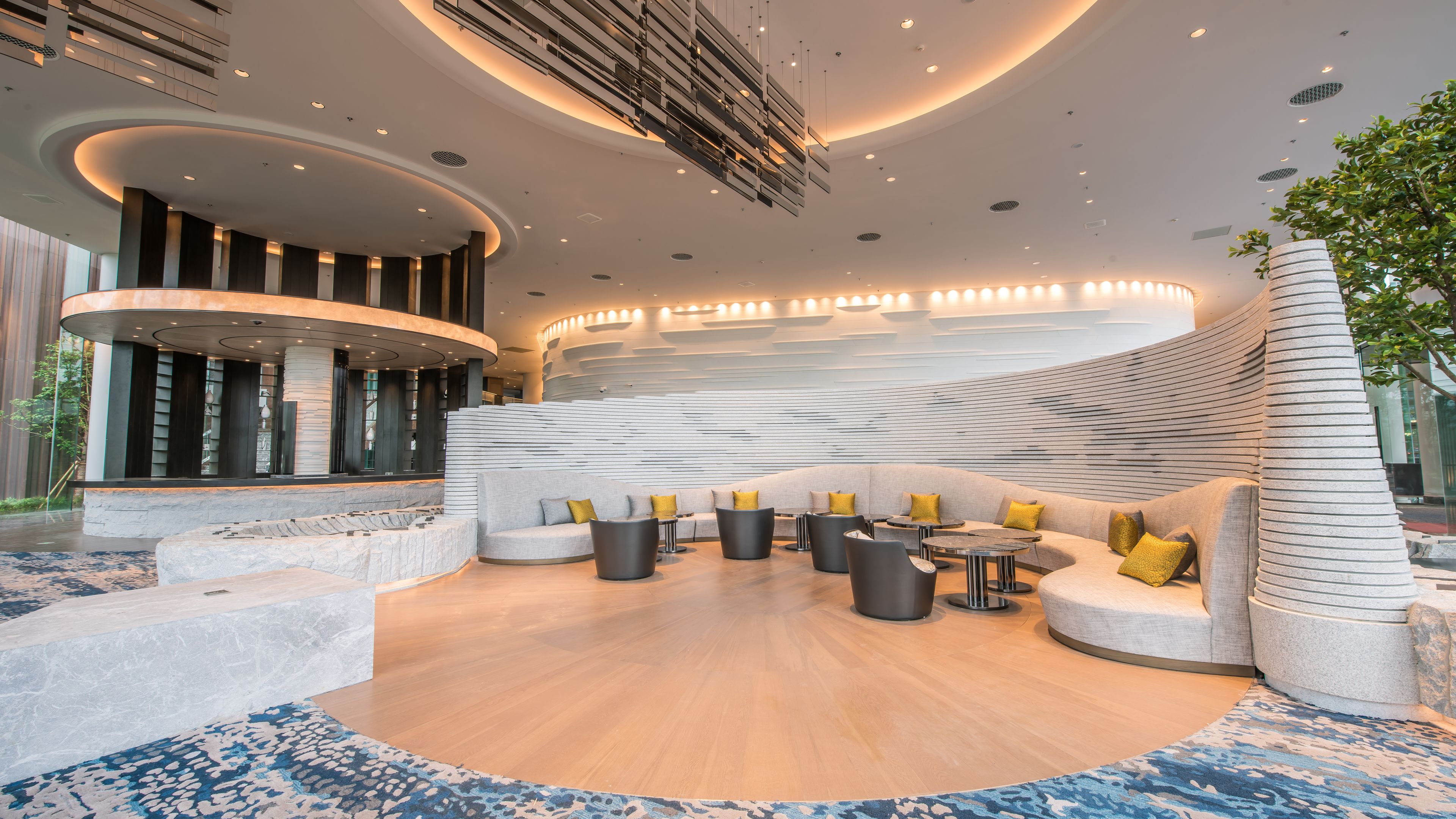 2 bars/lounges, lobby lounge, rooftop bar