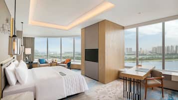 1 Schlafzimmer, hochwertige Bettwaren, Zimmersafe, Schreibtisch