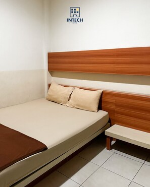 Economy Double Room, 1 Queen Bed - Intech Hostel (Bandung)