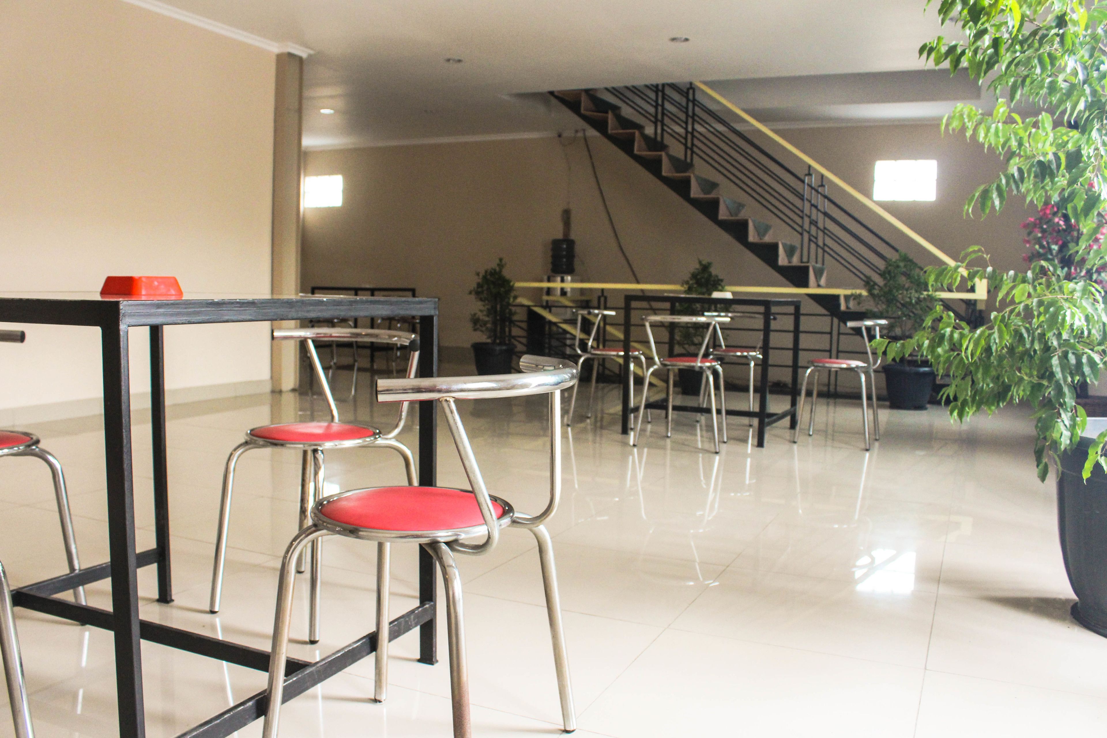 24 吋LCD 電視連衛星電視頻道、電視