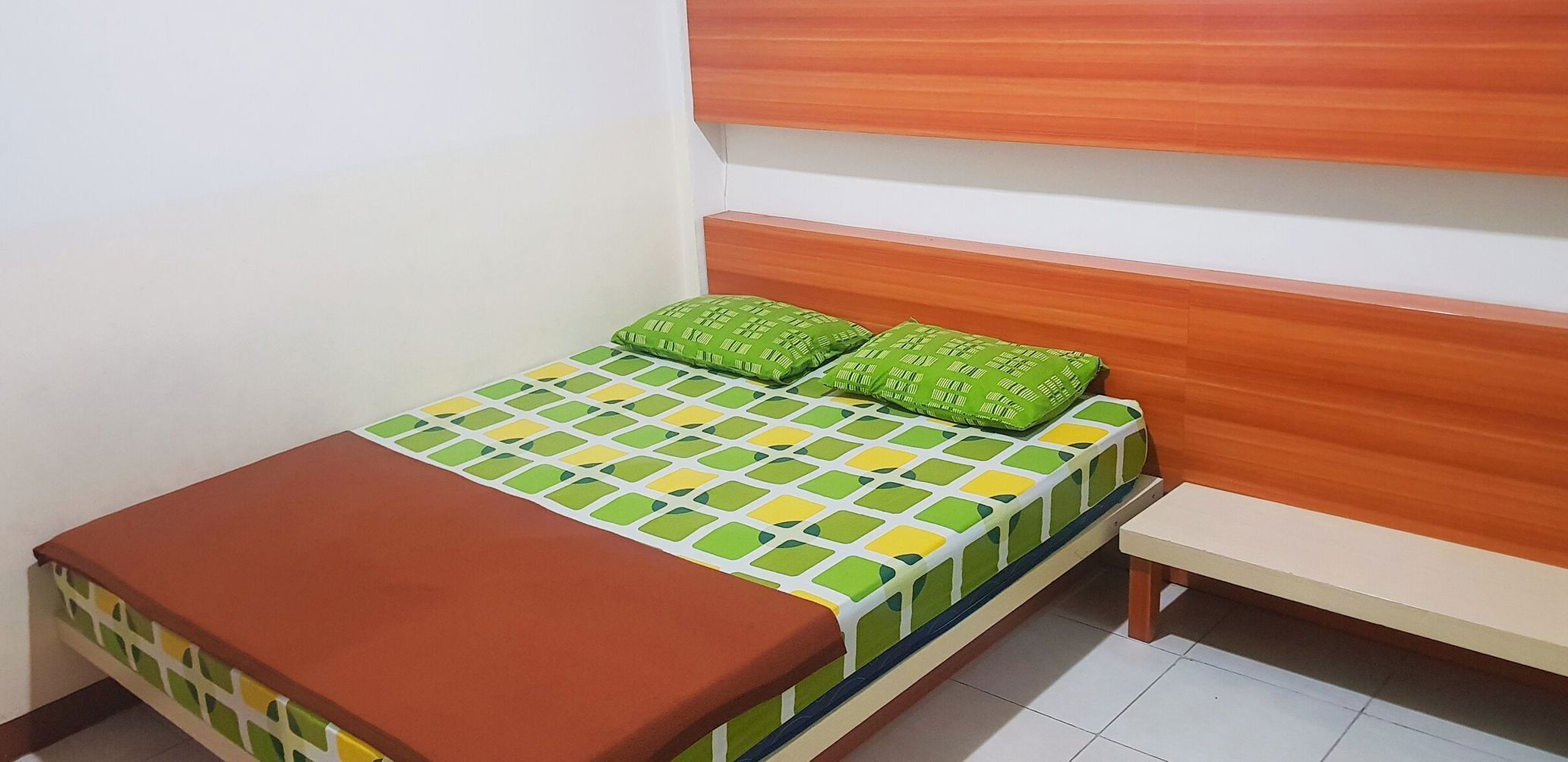 Individually furnished, desk, laptop workspace, free WiFi