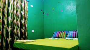 2 bedrooms, premium bedding, in-room safe, desk - Banaba Tree House (Samboan)