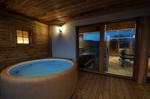Baignoire à remous extérieure