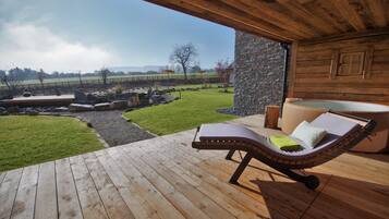 Couples treatment room(s), sauna, body treatments, aromatherapy