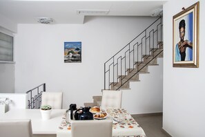 Petit déjeuner composé de spécialités régionales compris tous les jours