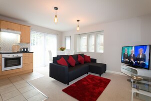 Flat-screen TV, heated floors