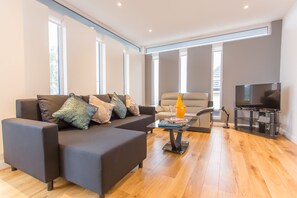 Executive Apartment, 3 Bedrooms | Living area