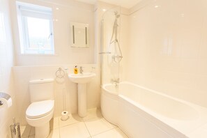 Apartment, 3 Bedrooms | Bathroom - Razia Apartments (Oxford)