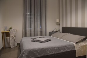 Ropa de cama de alta calidad, minibar, insonorización y wifi gratis 