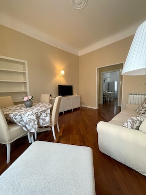 Romantic Apartment | Living area