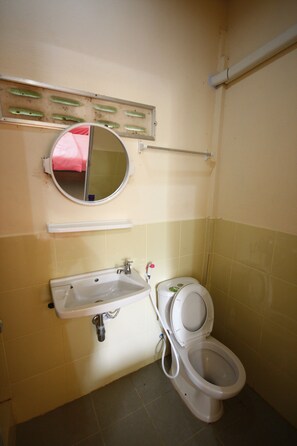 Family Room, Non Smoking, Resort View | Bathroom | Shower, free toiletries, slippers, towels - Areeya Resort (Sa Kaeo)