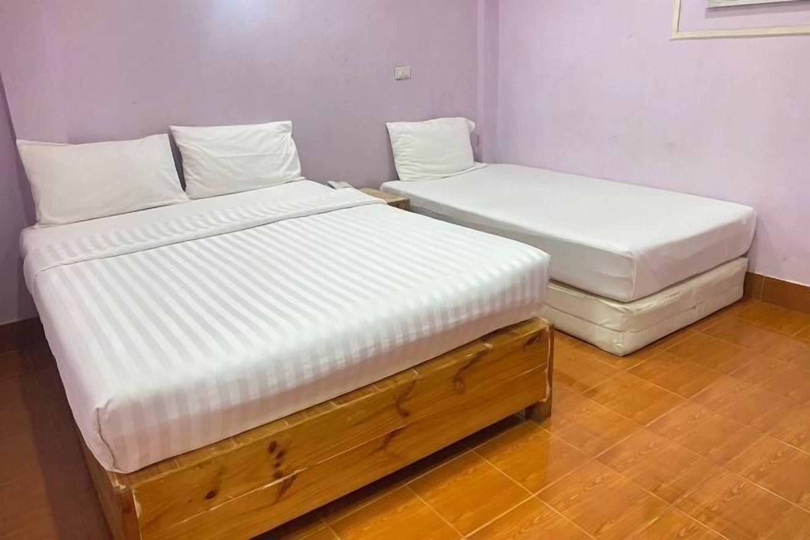 Desk, blackout curtains, free WiFi, bed sheets