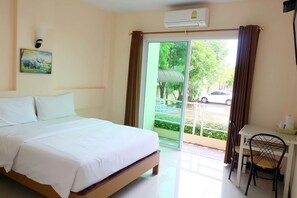 Deluxe Double Room | Desk, blackout drapes, free WiFi, bed sheets - Sakaeogarden Hotel (Sa Kaeo)