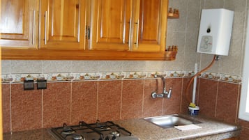 Apartment | Private kitchenette | Fridge, microwave, coffee/tea maker