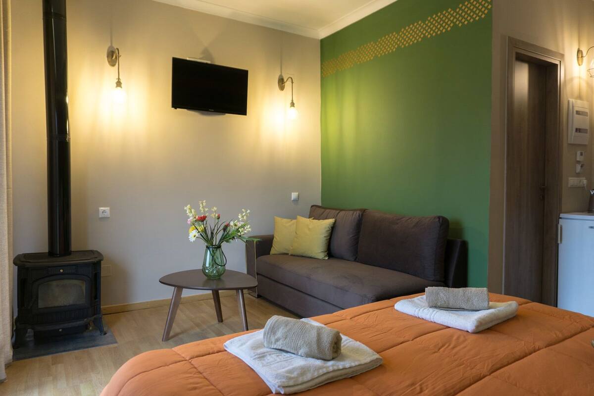 Chambre Confort double, balcon (Kedros) | Fer et planche Ă repasser, accĂšs au Wi-Fi (inclus), literie fournie