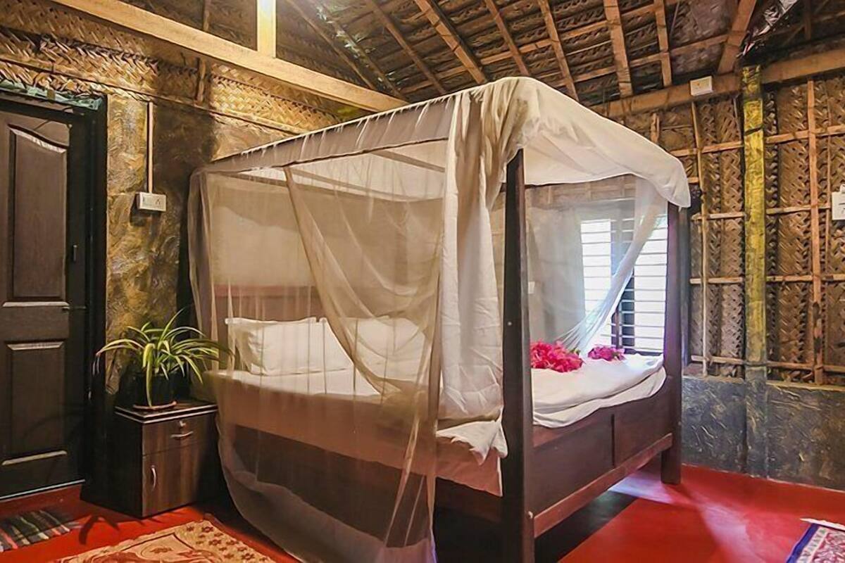 Standard-Doppelzimmer, 1 King-Bett | Zimmersafe, kostenloses WLAN, Bettwäsche