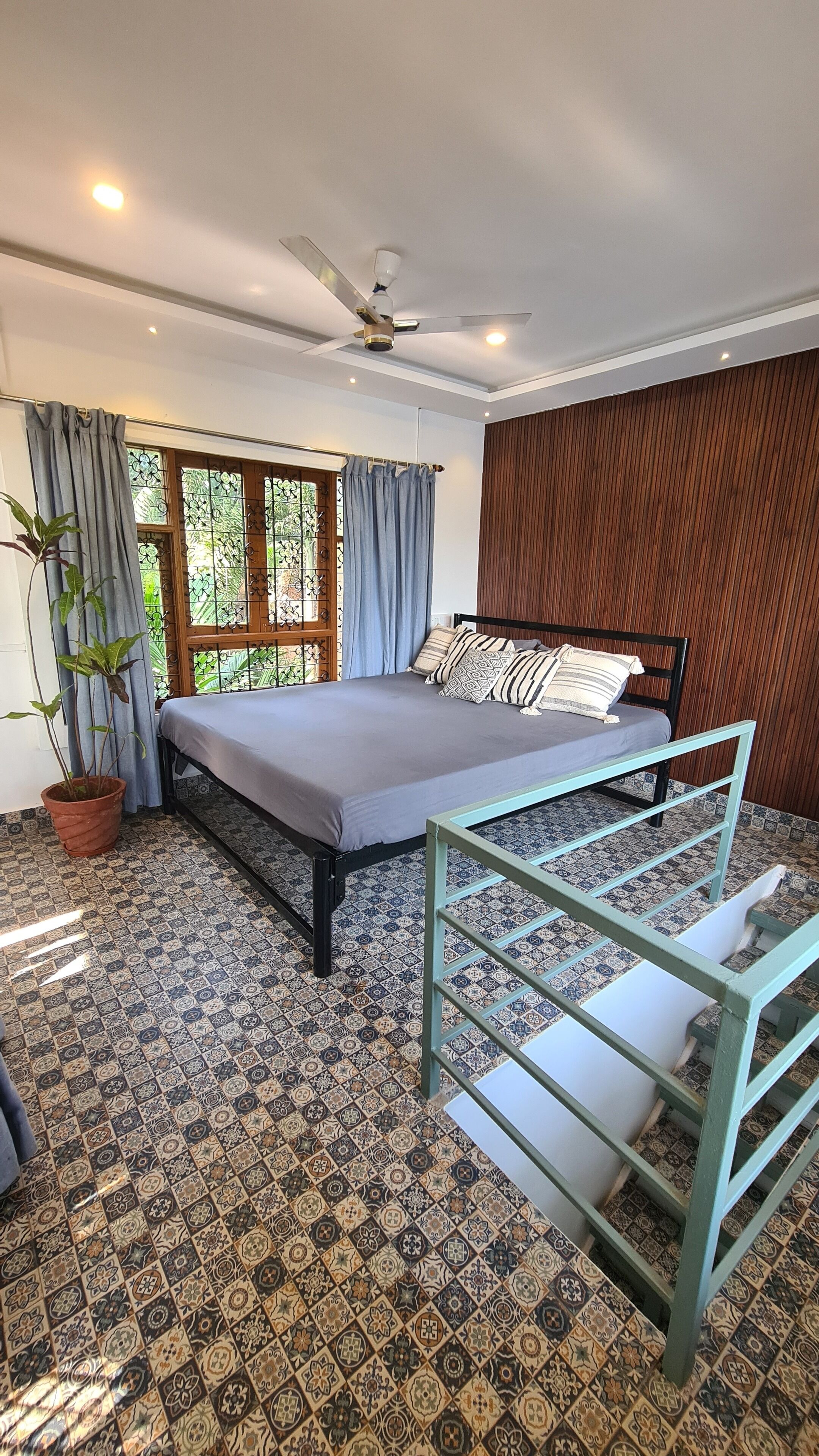 Deluxe-Doppelzimmer, 1 Schlafzimmer, Flussblick | Zimmersafe, kostenloses WLAN, Bettwäsche