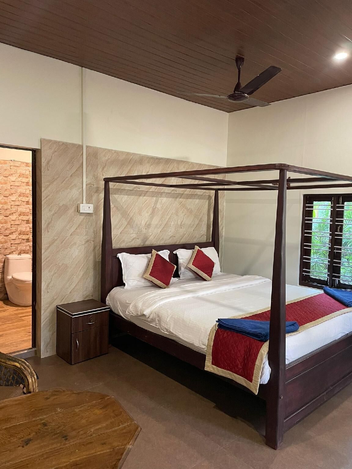 Deluxe-Doppelzimmer, 1 King-Bett | Blick vom Balkon