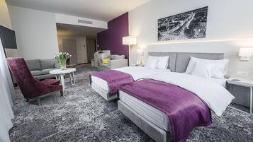 Minibar y caja de seguridad en la habitación