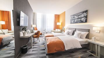 Minibar, in-room safe