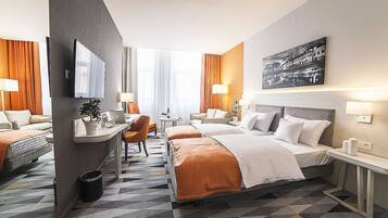 Minibar, in-room safe