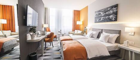 Minibar, in-room safe