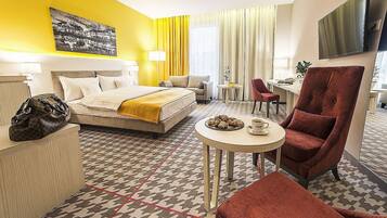 Minibar, in-room safe