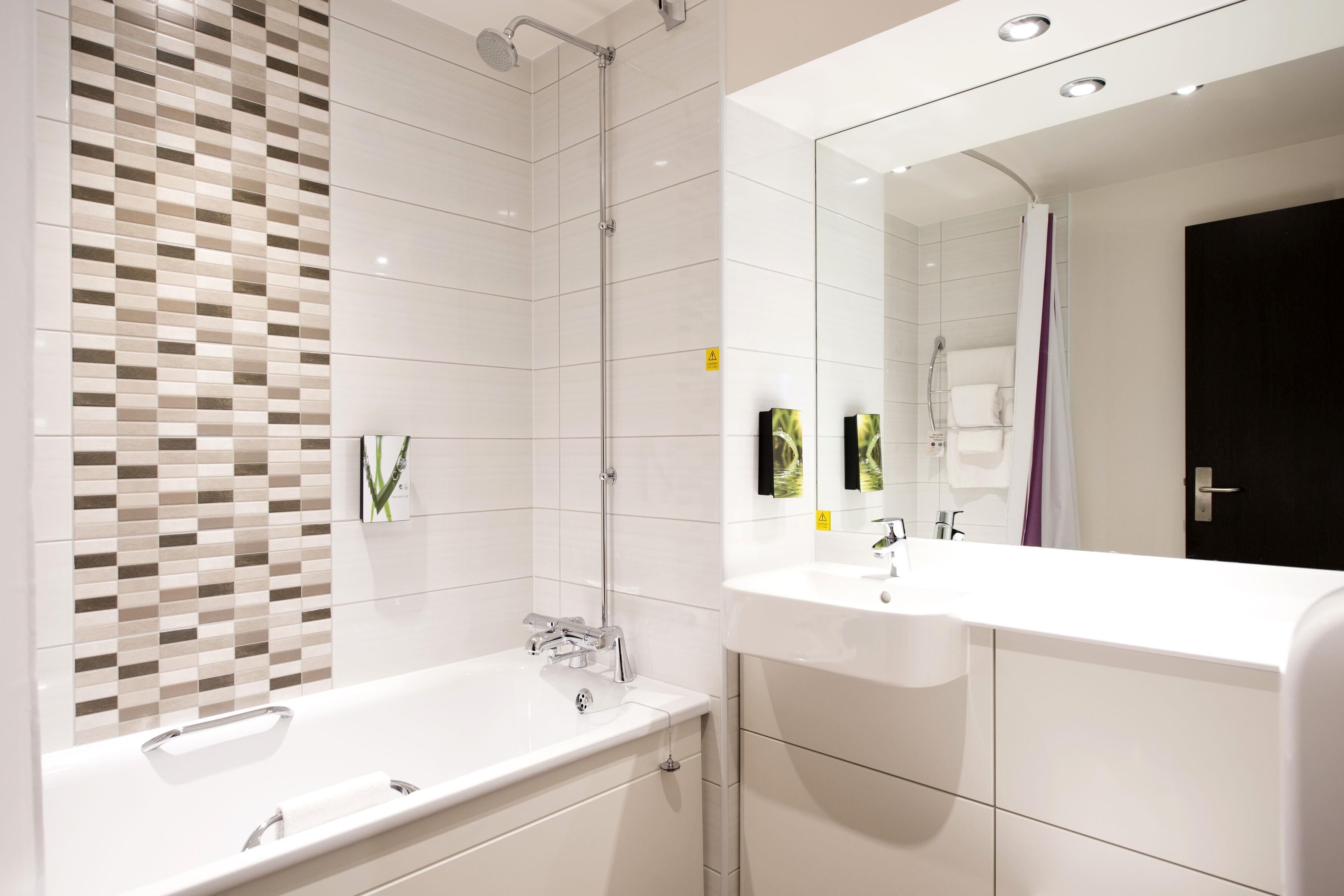 Photo - Premier Inn Manchester Salford Media City