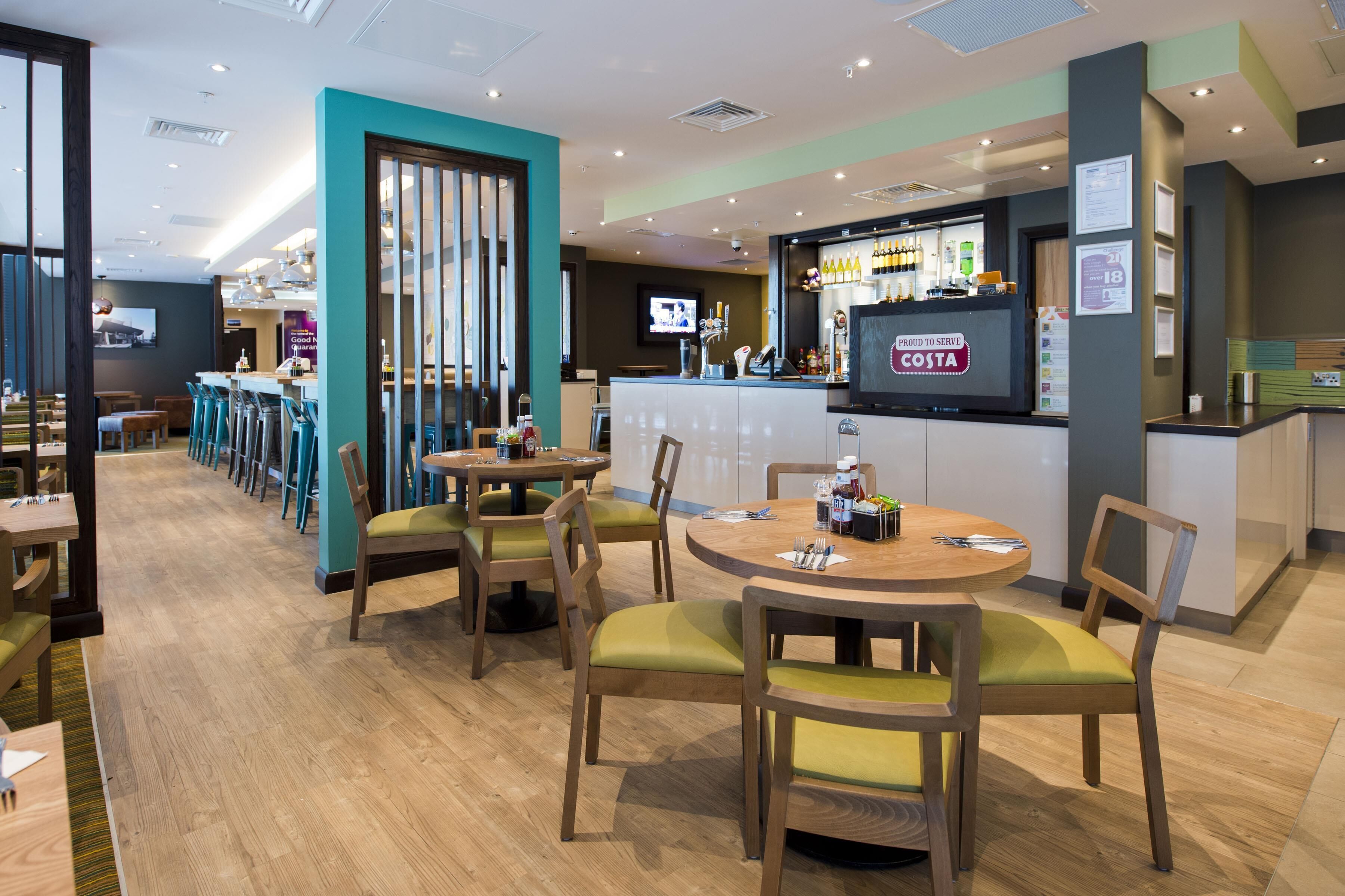 Photo - Premier Inn Manchester Salford Media City
