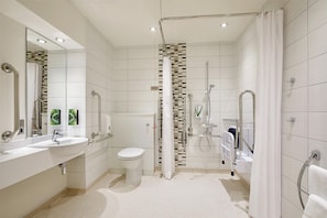 Standard Double Room, Roll-in Shower | Bathroom - Premier Inn Manchester Salford Media City (Salford)