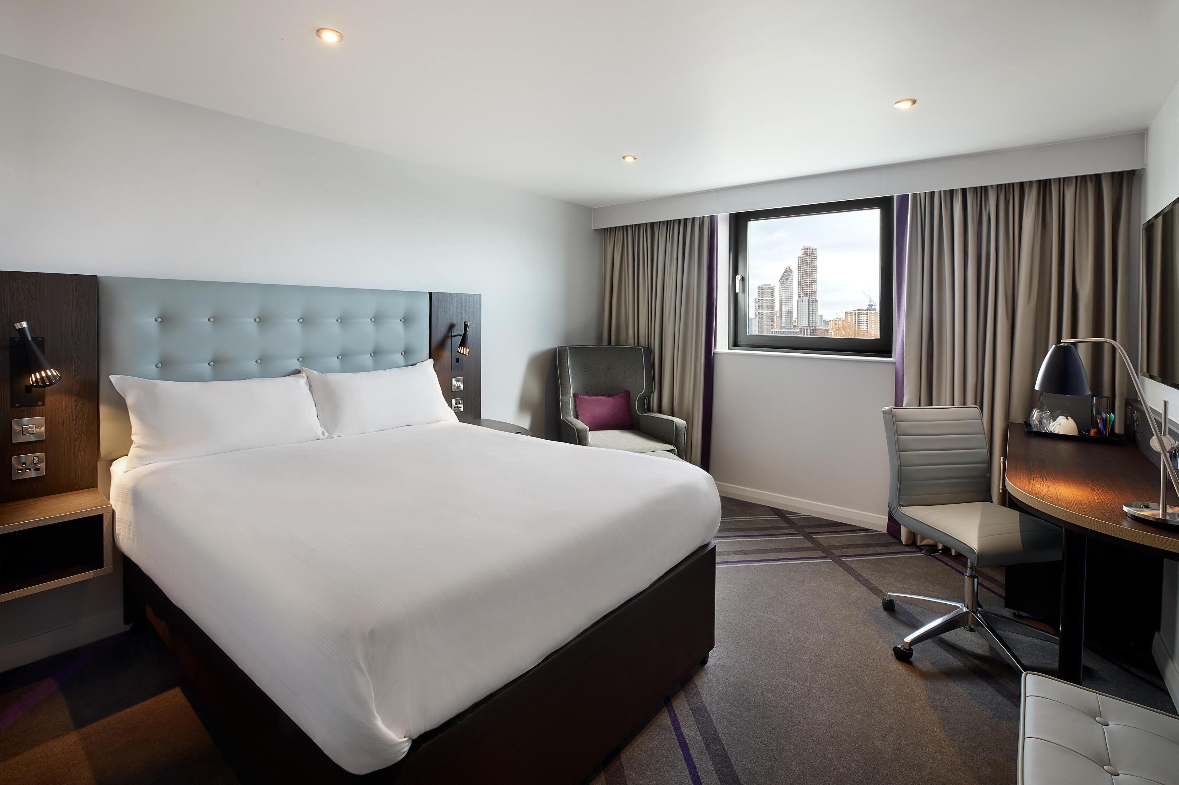 Photo - Premier Inn Manchester Salford Media City