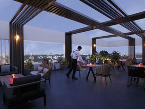 2 restaurants, serveren ontbijt, lunch, diner, internationale gerechten