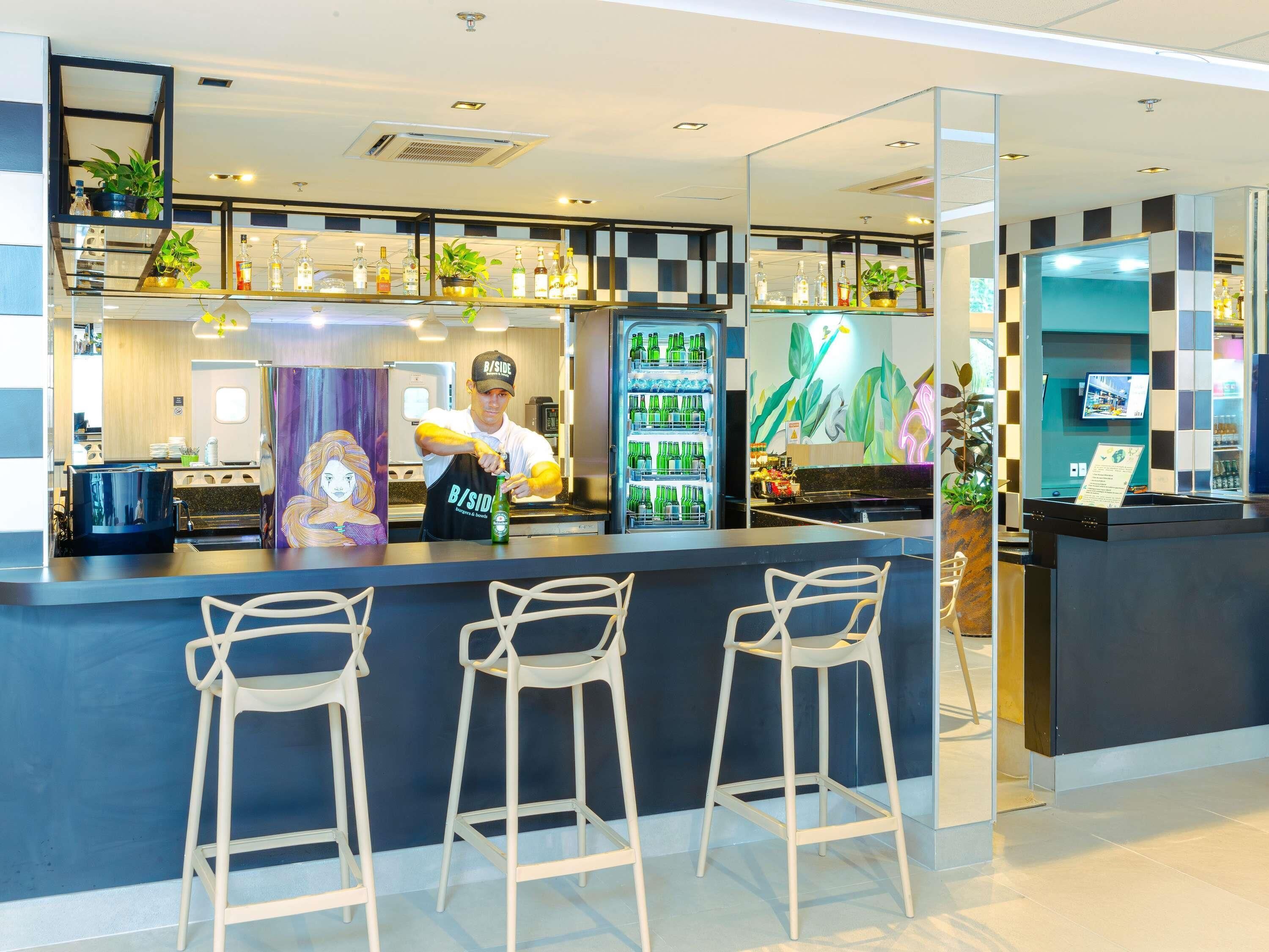 Bar (in der Unterkunft)