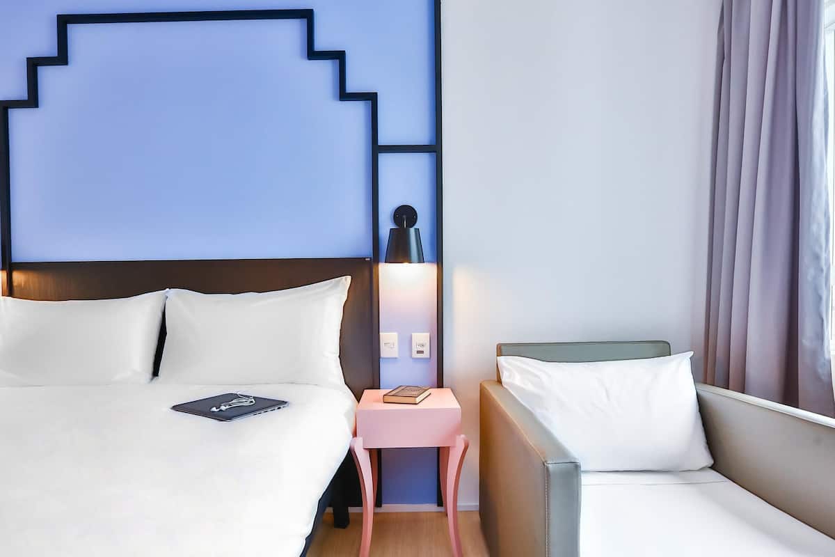 Superior appartement, 1 tweepersoonsbed met slaapbank | Een kluis op de kamer, een bureau, verduisterende gordijnen